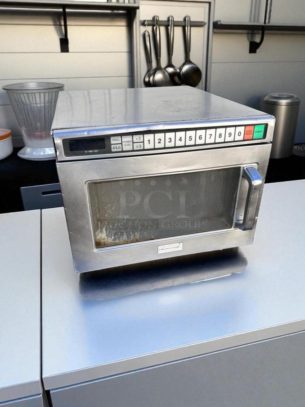 Amana RCS10TS commercial microwave, stainless steel, tested and working, keypad controls, great condition.