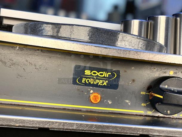 EquipEx 400E Single Electric Crepe Maker, 15" cast iron plate, excellent condition, fully tested, visible controls with temperature markings.