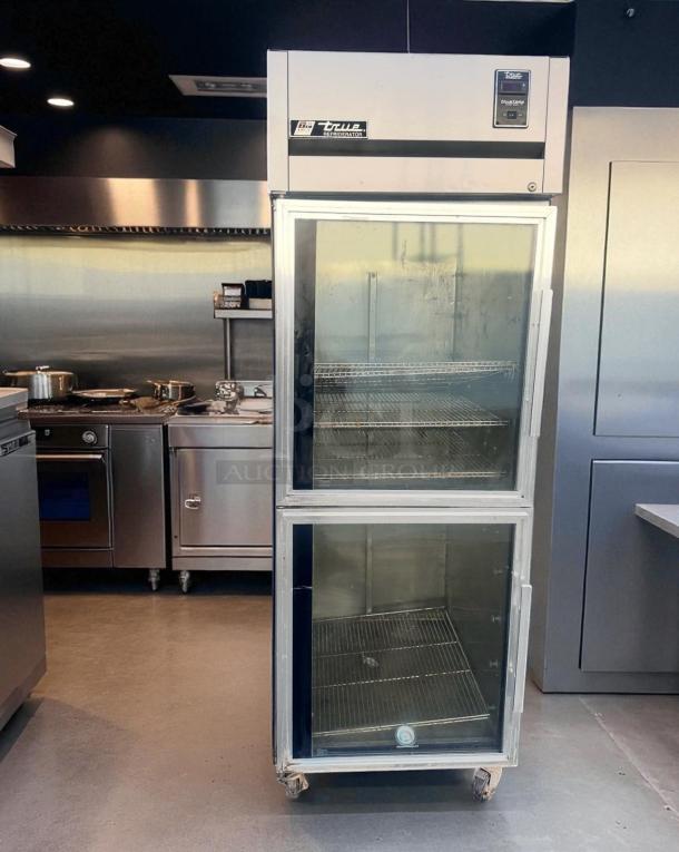 True TR1R-2HG reach-in refrigerator with glass doors, 115V, excellent condition, single section, fully tested and working.