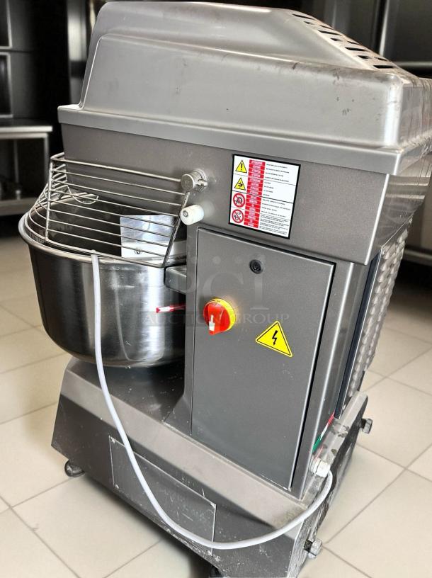 Masstro IRIS-060 60 Qt spiral dough mixer, 208V 3Ph, excellent condition, fully tested, safety and voltage labels visible.