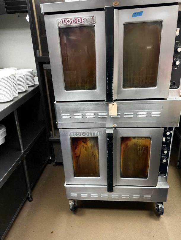 Blodgett DFG-200 double stack gas convection oven, excellent condition, natural gas, with control panel and glass doors, fully tested.