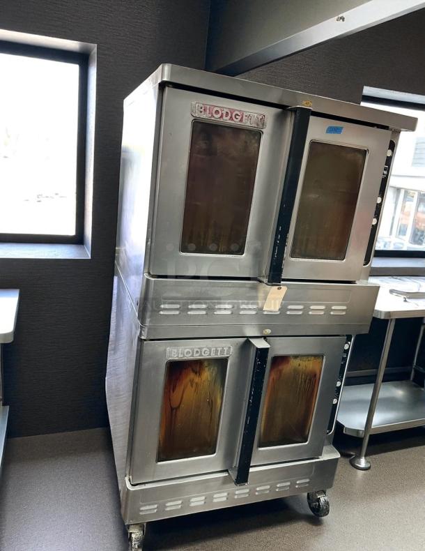 Blodgett DFG-200 double stack gas convection oven, excellent condition, natural gas, fully tested, stainless steel exterior.