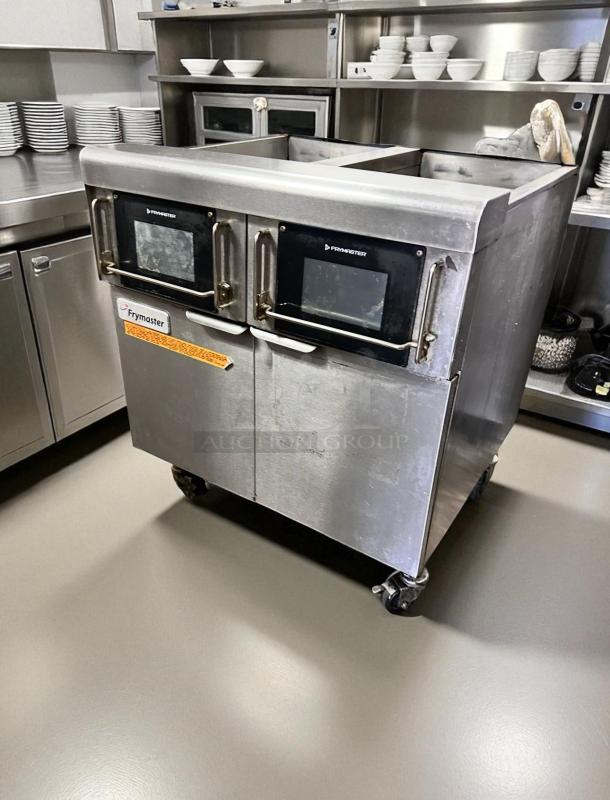 Frymaster 2-bay gas fryer, model 2FQG30UQZQTTZZNG, in excellent condition, natural gas, fully tested.