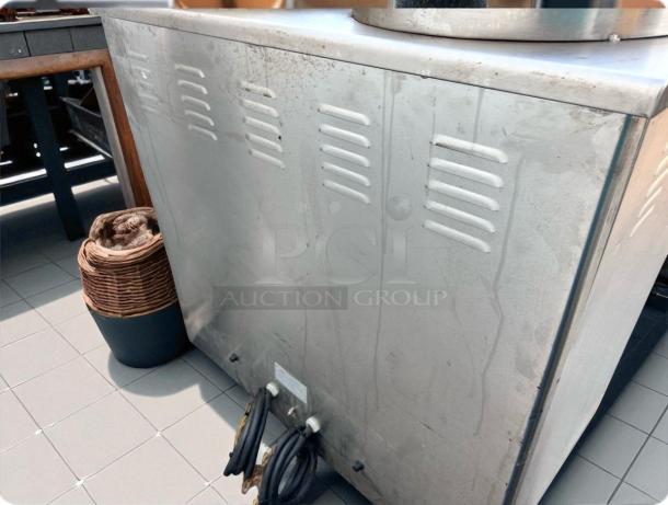 Wellborn BS-65L2 Double Lid Electric Soup Boiler in excellent condition, 220V, fully tested, with visible cables and vents.