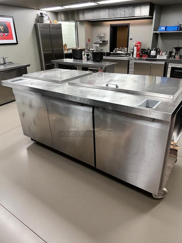 Continental Refrigerated Worktop, 3-door stainless steel prep table. Excellent condition, fully tested and working. Ideal for salads/sandwiches.