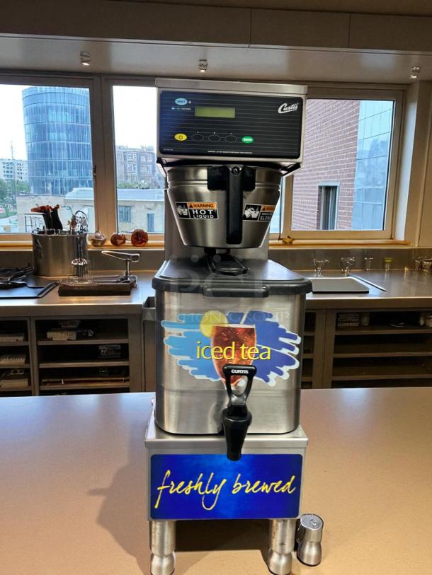 Wilbur Curtis TBP Commercial Iced Tea Brewer, excellent condition, 120V, fully tested, "iced tea" and "freshly brewed" labels.
