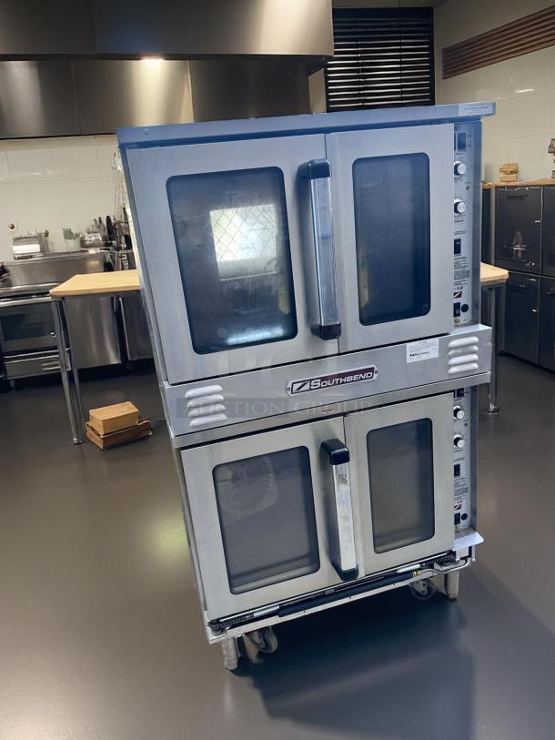 Southbend KLG.S/27SC double-stack convection ovens, excellent condition, natural gas, stainless steel, fully tested.