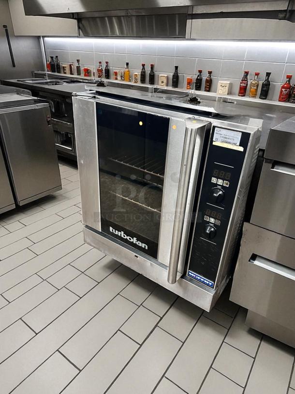 Moffat Turbofan E32D5 digital convection oven in excellent condition, 120V, fully tested and working.