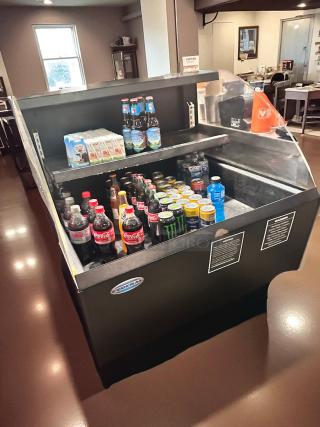 Federal black open-air refrigerated merchandiser with drinks, in excellent condition. Fully tested and working.