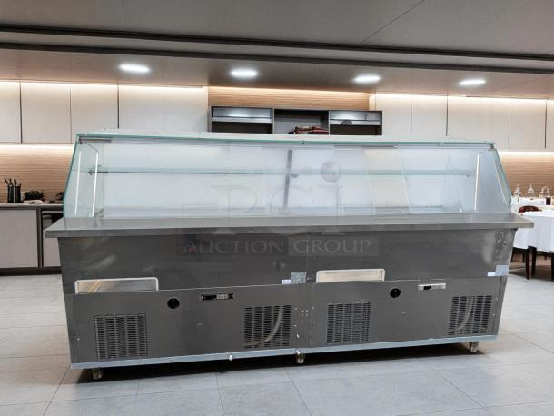 Efficient Oscartek ROSAR4RV130 refrigerated display case with glass canopy, 3 doors, excellent condition, 120V, fully tested.
