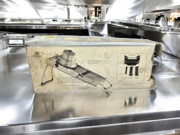 De Buyer 2012.01 La Mandoline Revolution in box, excellent condition, stainless steel with three julienne blades.