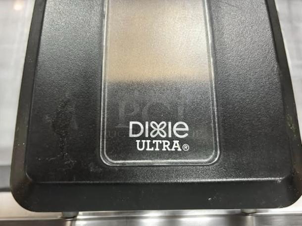 Black Dixie Ultra table-top napkin dispenser by GP PRO, model 54527A, excellent condition, holds 275 napkins, fully tested.
