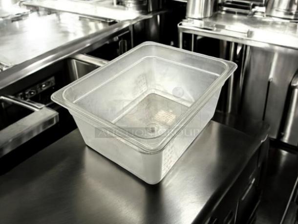 Cambro 26CW135 Camwear 1/2 size polycarbonate food pan, 6in deep, clear, great condition, fully tested and working.