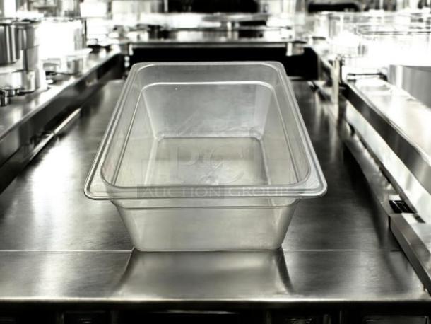 Cambro 26CW135 Camwear 1/2 Size 6in Deep Polycarbonate Food Pan, great condition, fully tested, clear material.