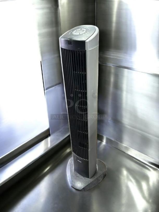 Seville UltraSlimLine tower fan, black, great condition, fully tested and working. Model: Ultra Slim.
