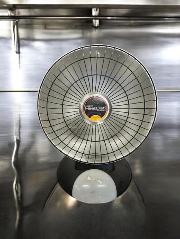 Presto HeatDish parabolic electric heater, 115v, in excellent condition. Circular design, tested and fully working.