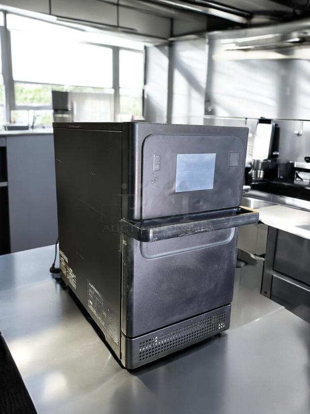 Merrychef eikon e1s high-speed countertop oven, tested and working, great condition, 208/240V, with control panel.