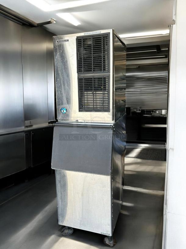 Hoshizaki KM-500MAH ice machine, good condition, 500 lb capacity, 300 lb storage, stainless steel, tested working.