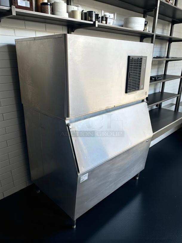 Hoshizaki IM-500SAA ice machine, 489 lb capacity, air-cooled, 115v, excellent condition, visible bin, tested and working.