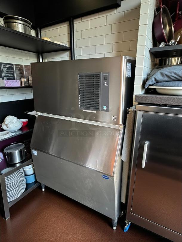 Hoshizaki IM-500SAA 489 lb ice machine with bin, air-cooled, 115v, excellent condition, tested and working.