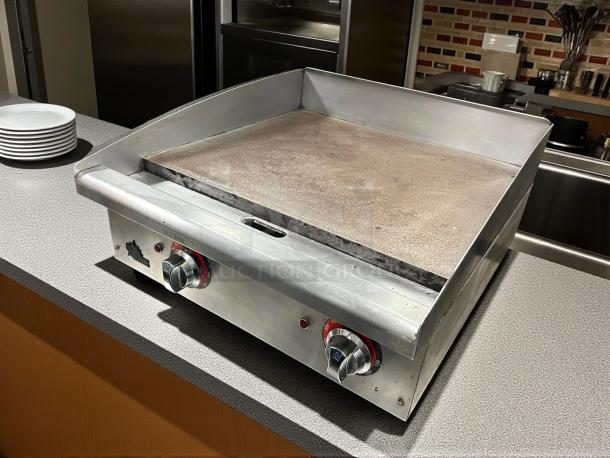 Star 624TSPF 24in thermostatic countertop gas griddle, stainless steel, with safety pilot; tested and working.