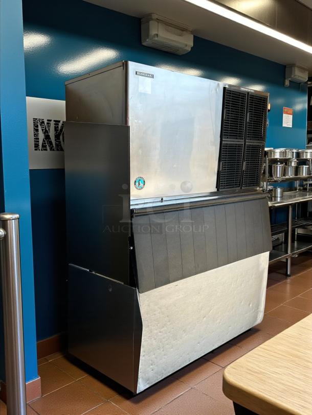 Hoshizaki KML modular ice machine with bin, 1300 LB/day capacity, 220V/1phase, tested and working, steel finish.