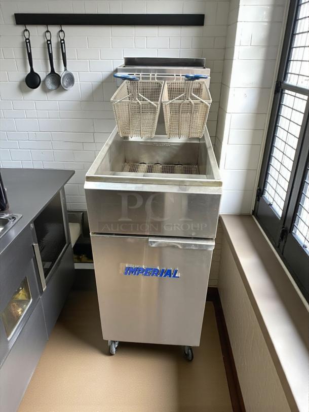 Imperial IFS-40NG fryer in excellent condition, 40 lb. capacity, natural gas, 105,000 BTU, tested and working.