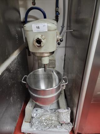 Hobart D300 30 Qt mixer on casters, well-used condition. Includes stainless steel bowl. Auction tag reads "16 QTY PciaAuctions.com".