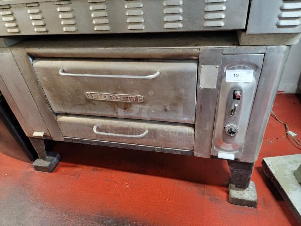 Blodgett DFG commercial convection oven, stainless steel, durable, used condition, branding visible on the front.