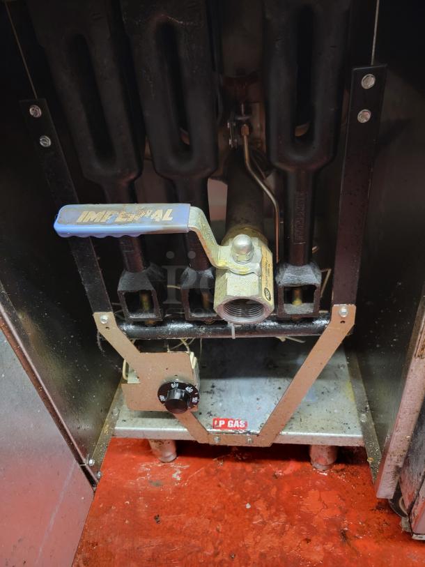 Imperial IFS-40 LPG gas commercial deep fryer, durable construction, high BTU, heat control knob, Imperial branding visible.