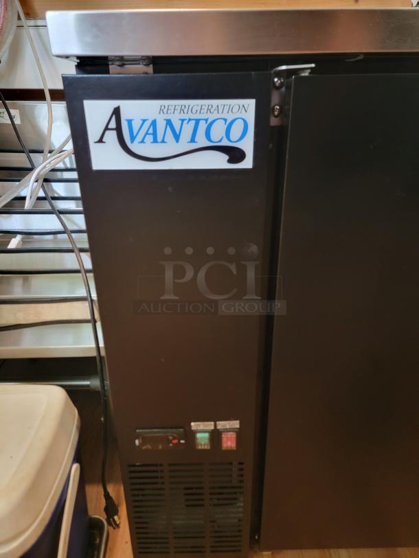 Avantco 70" Commercial Kegerator model 178UDD3HC with stainless steel top, durable, tested and working.