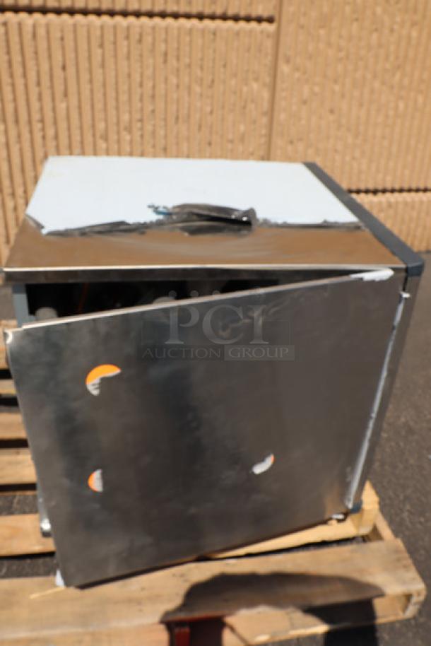 Brand new Scotsman Prodigy Plus 22" water-cooled nugget ice machine, model NS0422W-1. Scratch and dent condition.