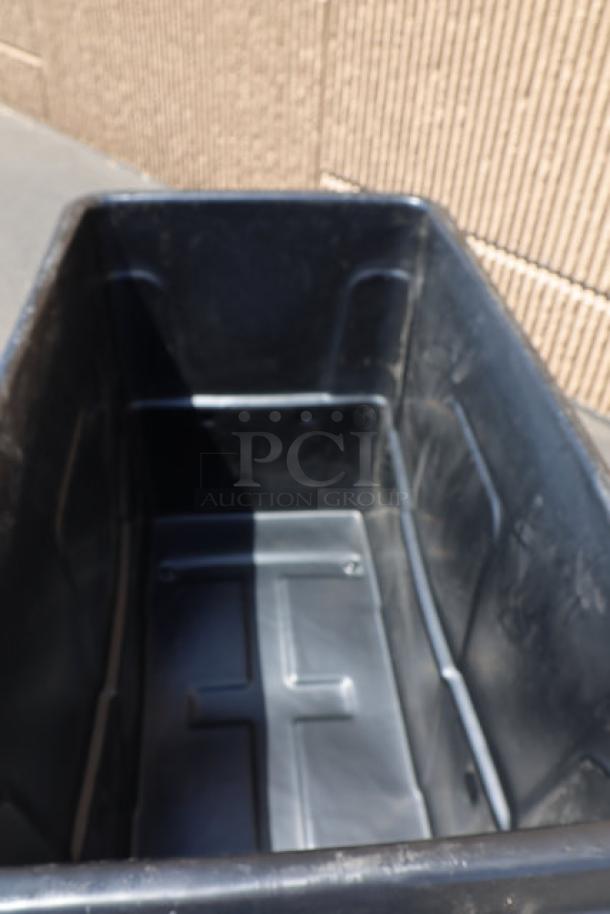 BRAND NEW Lavex 475CT12400BK 12 Cu Ft black cube truck, 600 lb capacity. Requires front wheel adjustment. 44"x28"x28".