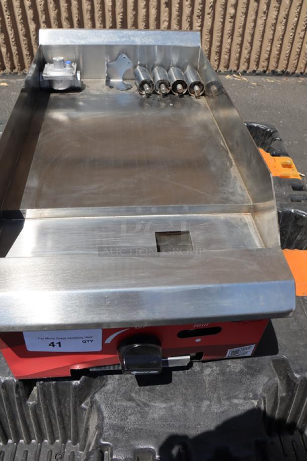 Avantco CAG-15-MG 15" Countertop Gas Griddle, brand new scratch-n-dent condition, manual controls, 30,000 BTU.