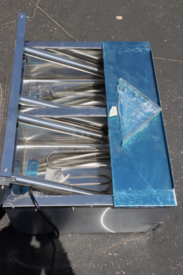 Brand new Avantco STE-2S electric steam table, two-pan open well, undershelf, 120V, 1000W, slight cosmetic scratches. Serial#: CK-240906R-216.