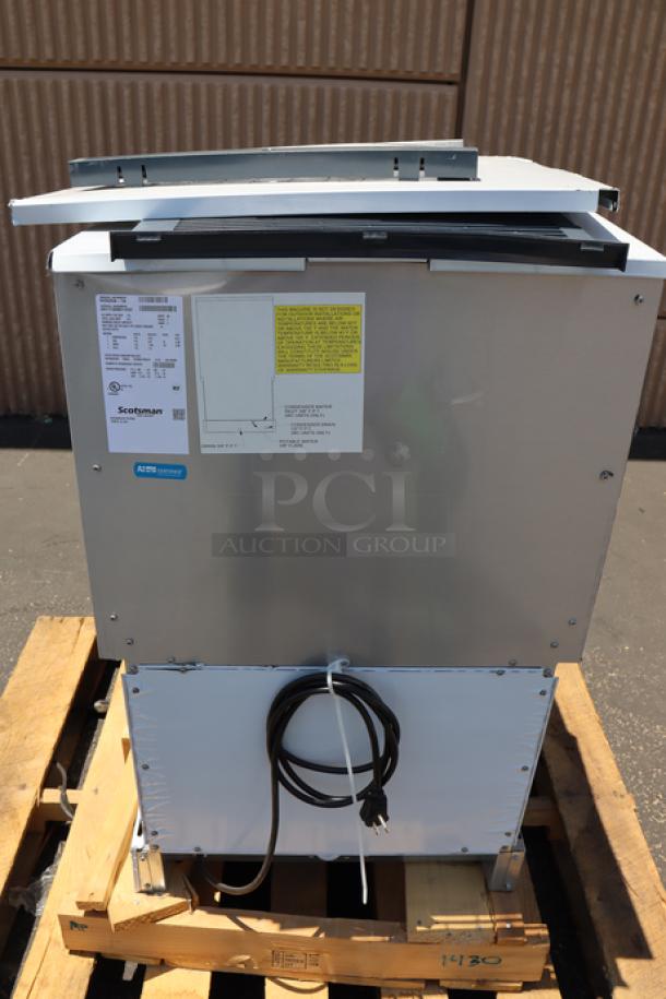 Scotsman HID525A-1 Meridian countertop ice machine, brand new, dented metal cover, 25 lb. bin, 115V, serial 24111320011237.