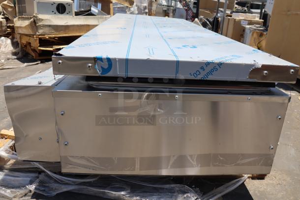 Vollrath 38119 ServeWell Electric Hot Food Table, sealed well, minor scratches/dents, 208/240V, 5 pan, 3,000-4,000W.