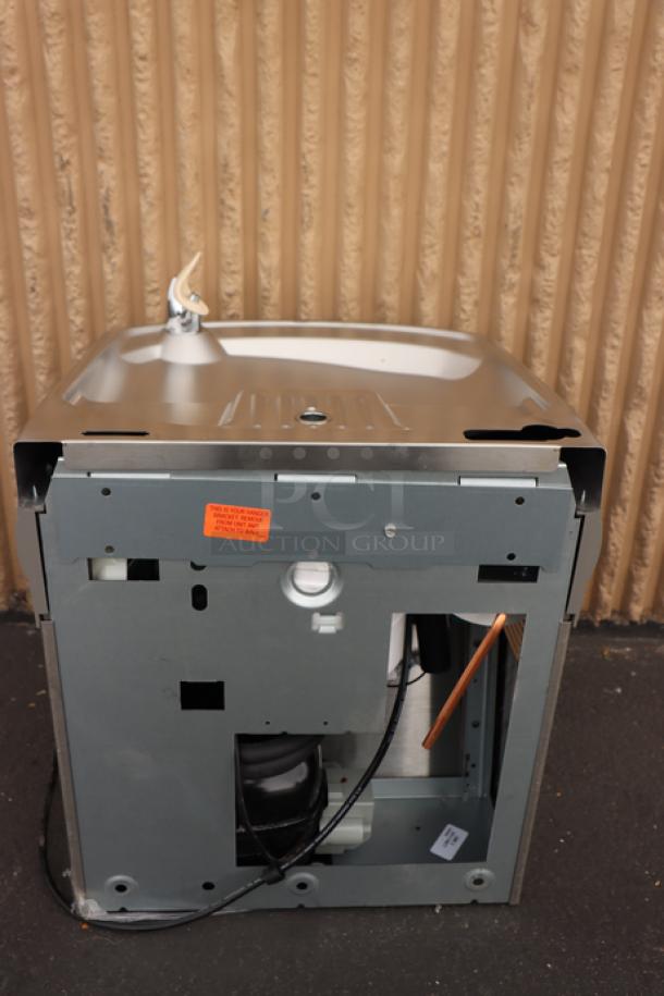 Zurn Elkay LZO8S stainless steel hands-free drinking fountain, 8 GPH. Listed as "scratch-n-dent." Without original packaging.