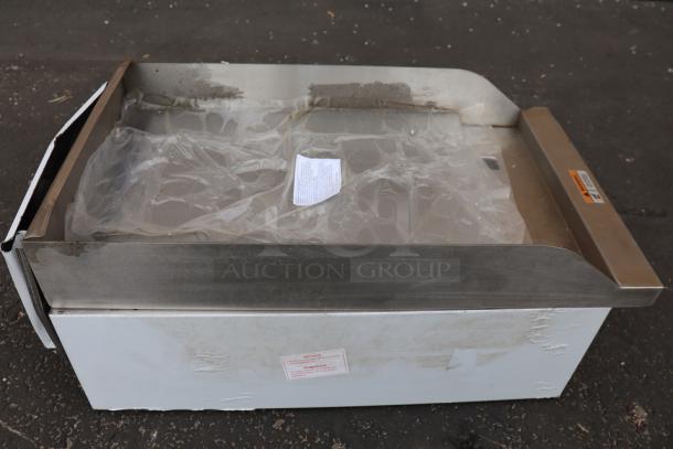 Brand new Globe GG15G countertop gas griddle, 15-inch, 30,000 BTU. Scratch-n-dent condition. Serial No: 16220910660.