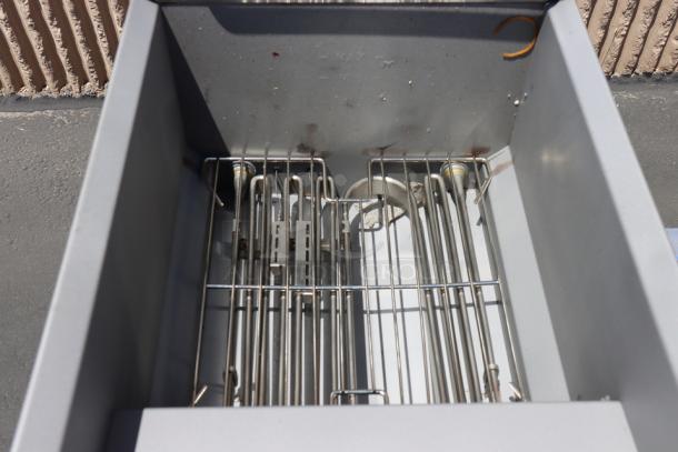 Brand new Avantco EF40-208-3 electric floor fryer, 40 lb. capacity, 208V, 3 phase, scratch-n-dent, model 177EF40C.