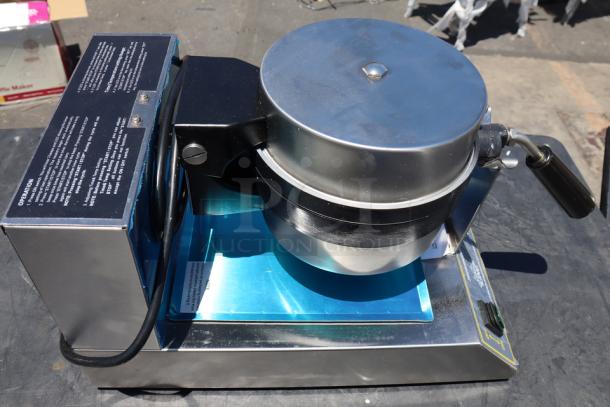 Carnival King WBM13DGT Belgian Waffle Maker, non-stick, digital controls, 120V. New, scratch-n-dent. Damaged original packaging.