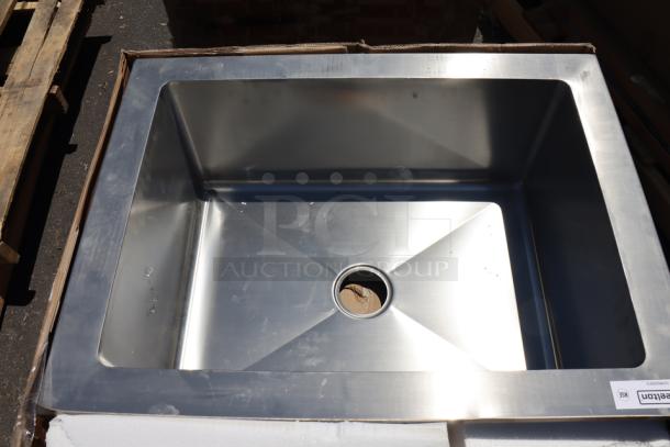 Steelton 28"x20"x12" stainless steel floor mop sink, 16 gauge 304, model 522MS202812, new with minor scratches and dents.