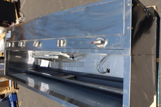 BRAND NEW SCRATCH-N-DENT ServIt five pan steam table, model 423EST5WOPB. Features partially enclosed base, 208/240V, 3750W. Visible scratching and denting. Serial: 2024080510025. Out of original packaging.