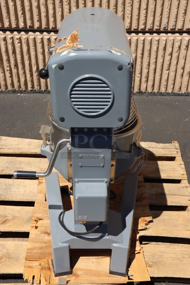 BRAND NEW SCRATCH-N-DENT Ecoline by Hobart EMM20-1STD 20 Qt. Planetary Stand Mixer with visible scratches, 1 HP, 120V.