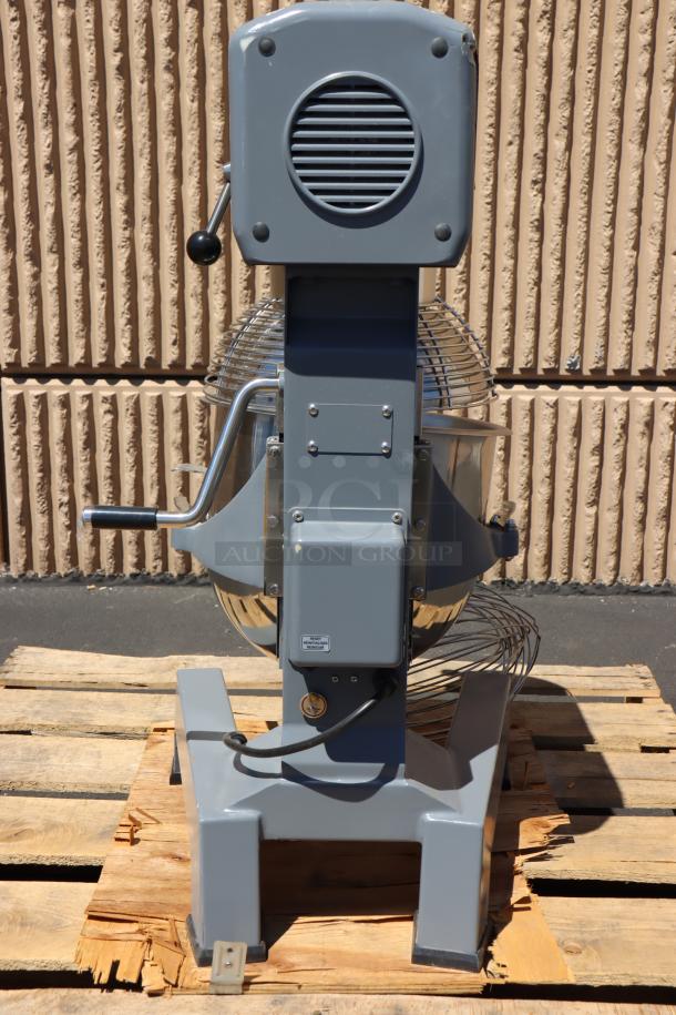BRAND NEW Ecoline by Hobart EMM20-1STD 20 Qt. Stand Mixer, 1 HP, scratch-n-dent condition, with guard & accessories.