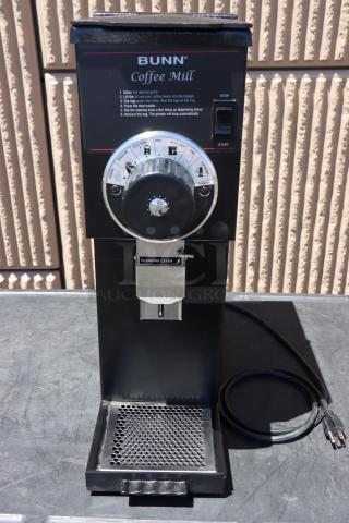 BRAND NEW SCRATCH-N-DENT! Bunn 22104.0000 G1 HD 1 lb. Black Bulk Coffee Grinder, 120v. S/N: G100034580 - Item #1198878