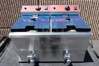 BRAND NEW! Avantco F202 30 lb. Dual Tank Medium-Duty Electric Countertop Fryer - 208-240V, 5400/7200W. Unit is out of original packaging. - Item #1198879