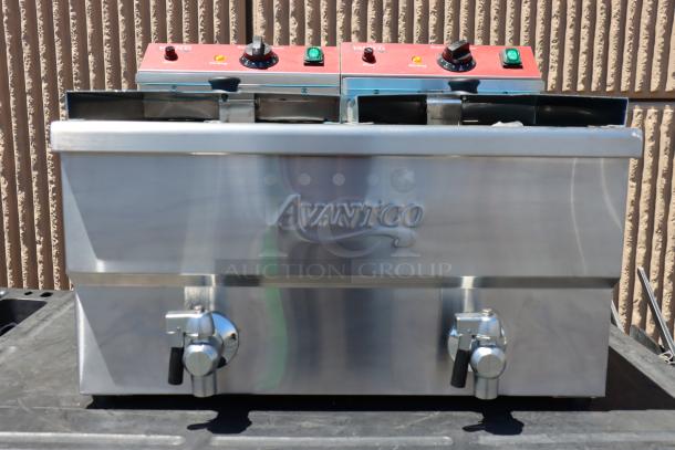 Brand new Avantco F202 dual tank electric fryer, 30 lb capacity, medium-duty, 208-240V, 5400/7200W, out of box.