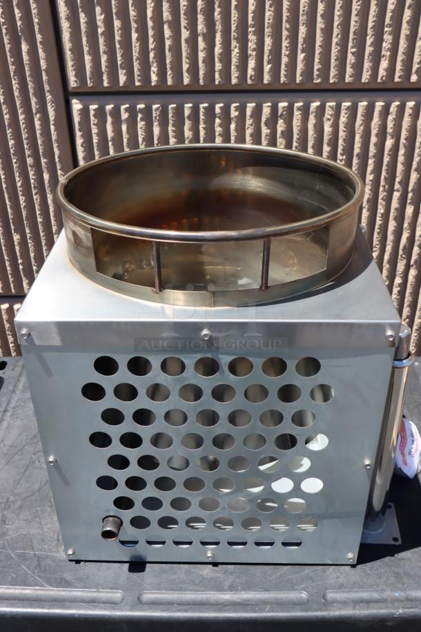 Brand new Cooking Performance Group natural gas wok range with 16" ring, 125,000 BTU, model 351WOKR16N, scratch-n-dent.
