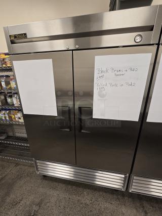 LIKE NEW! True T-49 54" Two Section Reach In Refrigerator, (2) Left/Right Hinge Solid Doors, 115v. In WORKING ORDER! S/N:3658865